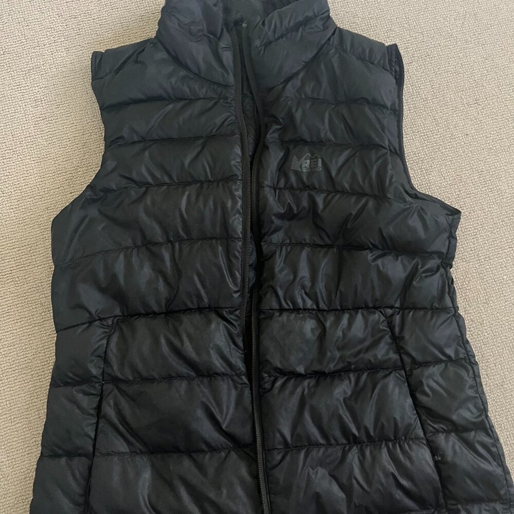 REI Womens 650 Down Vest, great condition